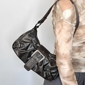 Resim Y2K Post-Apokaliptik Tarz Kadın Çapraz Çanta - Ayarlanabilir Askılı ve Fermuarlı, Günlük Kullanım İçin Dayanıklı Şehir Çantası (Kahve Kahverengi, Koyu Kahverengi, Beyaz, Şarap Kırmızısı, Siyah), Yenilikçi Tasarım, Şık Parlak Yüzey, Metalik Detaylar, Çok Yönlü El Çantası, Trend Aksesuar, Moda Tutkunları İçin 