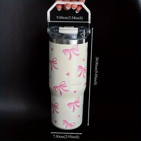 Resim 1 adet Büyük 900ml/33.44oz Paslanmaz Çelik İzoleli Bardak - Tutma Kolu ve Pipet ile - Çift İçme Boşluğu, Sızdırmaz ve Dökülmeye Karşı Kapağı, İçecekleri Saatlerce Sıcak / Soğuk Tutuyor, Zarif Pastel Pembe Kurdele ve Kalp Tasarımı, Kaymaz Tutma - Seyahat, Spor Salonu, Ofis, Hediyeler için Mükemmel (Baba Günü, Sevgililer Günü, Doğum Günü) - Kahve, Çay, Smoothie, Soğuk İçecekler, Seyahat Bardakları, Şık Bardaklar, Dayanıklı Yapı, Tekrar Kullanılabilir Bardak, Fitness Tutkunları, Kız İçin Kurdele 