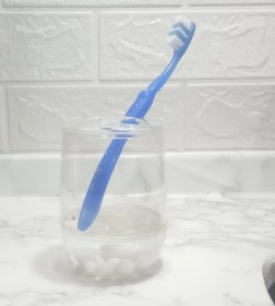 Resim 2 Adet Diş Fırçalık Beyaz İncili Akrilik 8x8x11cm Banyo Seti Çok Renkli 