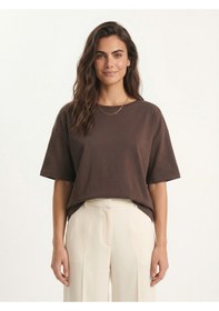 Resim Onloox Kadın Kahverengi Acı Kahve Scuba Esnek Kumaş Kısa Geniş Kollu Oversize Sırtı V Dantel Detaylı T-shirt 