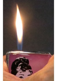 Resim Ofluogluticaret Audrey Hepburn-Zenit Marka Manyotolu Ve Gazlı Çakmak 549517416 