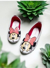 Resim Çocuk Mikkii Detaylı Parlak Ev Ve Dışarı Babeti 