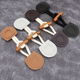 Resim Kabanlar, kazaklar ve ceketler için 3'lü Boynuz Kilit Düğme Seti - Ahşap boynuz ve örme halkalarla deri bağlantılar, çeşitli renklerde - DIY el işleri ve giysi onarımları için moda aksesuarı 