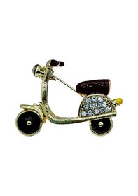 Resim Kristal Taşlı Scooter Tasarımlı Broş Altın Renk Şık Retro Motor Figürlü Aksesuar Bordo 