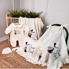 Resim lambkin Müslin Ekru Set - Yastık, Battaniye, Puset Örtüsü ve Bebe Yaka Tulum 