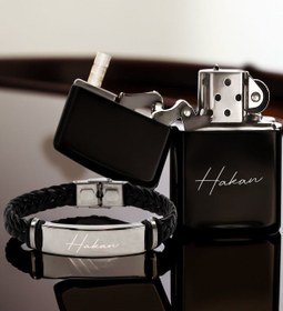 Resim Bk Gift Kişiye Özel İsimli Benzinli Çakmak ve Çelik Deri Örme Metal Erkek Bileklik Hediye Seti 