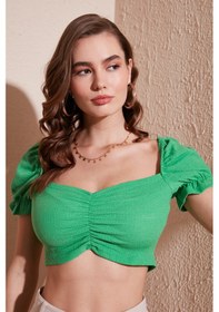 Resim Lela Slim Fit Büzgü Detaylı Kalp Yaka Crop Bayan Bluz 5865601 Benetton 