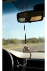 Resim RELATOS Kelepçe Araba Dikiz Ayna Süsü– Polis Asker Güvenlik Bekçi Hediyelik Mini Oto Aksesuar Figür Kelepçe 