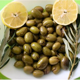 Resim Geleneksel Çekiçte Zeytin Fidanı, Kırmalık Ve Çizmelik 