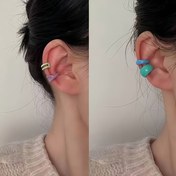 Resim Piercing Olmadan Dört Kulak Kiliti Seti, Gençler İçin Orman Temalı Bir Tasarım İçerir. Bu El Yapımı Renkli Küpeler Yığınlanabilir ve Günlük ve Parti Aksesuarları İçin Benzersiz, Minimalist Bir Tarz Sunar. 