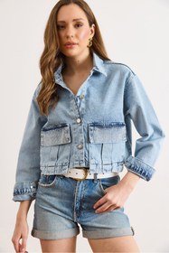 Resim Olalook Kadın Mavi Cep Taş Detaylı Crop Denim Ceket CKT-19000528 