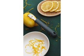 Resim Gri Kanallı Limon Soyacağı, Pratik ve Şık Mutfak Gereci 