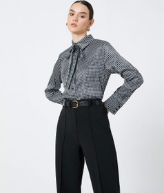 Resim Saten Gömlek Yakası Bağlama Detaylı 