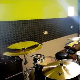 Resim Aesco Bant Evi Akustik Piramit Sünger 100X100CM Yapışkansız Ses Yalıtım Süngeri 40MM 