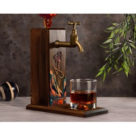 Resim Bk Gift Kişiye Özel Kabartma Isimli Tarihli Landscape Tasarımlı Musluklu Ceviz Ahşap Şarap Standı-1, Viski Çeşmesi, Babaya Hediye, Içecek Dispenseri 