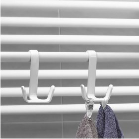 Resim Gümüş Renkli Şık Havlupan Askısı, Modern ve Kullanışlı Tasarım. 