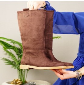 Resim Günlük Kadın Diz Altı Çizme Alçak Topuklu Tırtıklı Tabanlı Oval Burunlu Kürklü Astarlı Sade Rahat 1050 Kahve Süet 