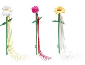 Resim Beeztees Kedi Oltası, Çiçek Çeklinde, Peluş ve Kurdelalar, Çeşitli Renklerde, 45x6x3cm 