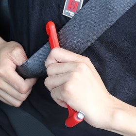 Resim 1 adet Kırmızı Çok Fonksiyonlu Araba Güvenlik Çekiç, Kemer Kesici ile, Plastik Acil Durum Pencere Kırıcı Aracı, Araç Cam Kırma ve Kurtarma için 