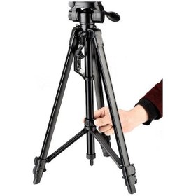 Resim Nikon D3200 Fotoğraf Makinesi Için 135 Cm Tripodu 