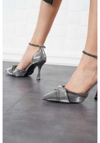 Resim Feles Bilek Şerit Taş Detaylı Topuklu Stiletto Kadın Ayakkabı PLATIN 