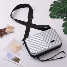 Resim Şık Kadınların Sert Kabuklu Çapraz Çantası - Çıkarılabilir Askılı, Fermuarlı ve İç Astarlı, Seçilen Renklerde Mevcut (Pembe, Beyaz, Siyah vb.), Seyahat için Bagaj 