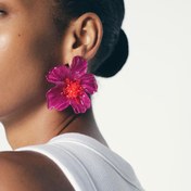 Resim 2 adet Abartılı Kişilik Çiçek Küpeler Reçine Boncuk Şansları Gümüş İğne Çiviler Moda Tatil Tarzı Kulak Süsleri 