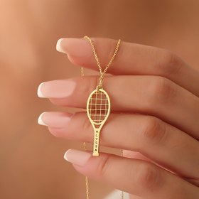 Resim Kişiselleştirilmiş Tenis Raketi Kolye - 304L Paslanmaz Çelik Lazer Kazınmış Özel İsim, Günlük Kullanım & Spor için Şık Tasarım, Tenis Severler İçin İdeal Hediye (Kadın Takıları), Tenis Aksesuarları, Minimalist Zincir, Altın Kaplama Mücevher 