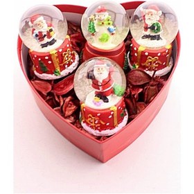 Resim Dekoratif Hediye Sevgiliye 2023 Yeni Yıl Hediyesi Özel Kalp Kutu İçinde 4 Adet Mini Noel Baba Kar Küresi 6,5 Cm Kar Küresi 