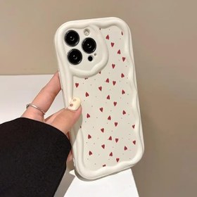 Resim Apple iPhone 15 Pro İle Uyumlu Kalplı Kılıf Dalgalı Krem Rengi 