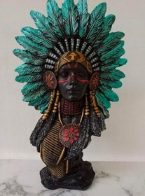 Resim Kızılderili Kız Heykel Biblo, Polyester Döküm, Yeşil Tüylü Başlık, El Yapımı Detaylar, 31cm Yükseklik, Dekoratif Süs Eşyası. 