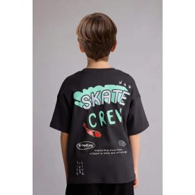 Resim DeFacto New Regular Fit Bisiklet Yaka Kısa Kollu Tişört Erkek Çocuk H5712A826HS 