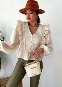 Resim MELEK KOSTAK Kadın Bej Dantel Volan Fisto Detay Balon Kol Nakışlı Tasarım Keten Bluz 