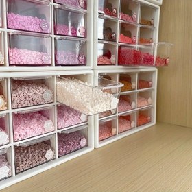 Resim 9 Çekmeceli Şeffaf Plastik Boncuk Depolama Kutusu, Krem Renkli Şeffaf Çekmeceli, Masaüstü Takı El Sanatları Aksesuarları ve DIY Sanat Malzemeleri Depolama Kutusu için Uygun. 