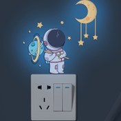 Resim 1 adet Karanlıkta Parlayan Ayda Astronot Duvar Anahtarı Etiketi - Mavi/Yeşil/Pembe Luminis 