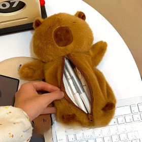 Resim Sevimli Kapibara Peluş Cüzdan - Büyük Kapasiteli, Oyun Severi Karın Kürkü Düzenleyici Fermuar Kapatma ile, Makyaj ve Temel Gereksinimler için İdeal, Kapibara Aksesuarları 