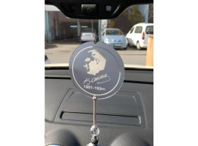 Resim Hediye Postası Araba Dikiz Aynası Süsü Pleksi Mustafa Kemal Atatürk ve Imzası Krom 