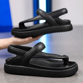 Resim Erkek Şık Kalın Tabanlı Sandaletler, EVA Siyah Terlikler, Dayanıklı ve Kaymaz Yumuşak Taban, Açık Ayak Tasarımı, Günlük Rahat Giyim ve Sokak Stili için Mükemmel, Çok Yönlü Moda. 