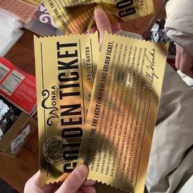Resim 2 adet WB "Charlie ve Şekerleme Fabrikası" Altın Bilet Replika - Vintage Film Hatırası, Parti Davetiyeleri & Ödüller - Hayranlar & Film Severler İçin Mükemmel Hediye, Film Temalı Dekor, Bilet Tasarımı, Fotoğraf Kartları, Skz Ürünleri 