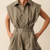 Resim Kadınlar için Kahverengi Kollu Yaka Kolsuz Gömlek Jumpsuit Kemerli - Rahat Yaka Detaylı Tulum, Bol Kesim Şort, Düğmeli Tasarım Bahar/Yaz/Sonbahar için, Şort Jumpsuit, Bahar Yaz Giyim, Yapısal Detaylı, Dayanıklı Kumaş 