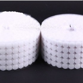 Resim 3000 Adet 1,5 Cm Beyaz Yuvarlak Kesim Cırt Bant, Arkası Yapışkanlı Para Para Dişi-erkek Takım 