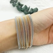 Resim 16 parça bir sette, basit, klasik ve çok yönlü, esnek ve günlük giyim ve hediye verme için uygun, çok parçalı kadın moda bileklik seti 
