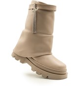 Resim Milano kulanışlı deri tasarımıyla öne çıkan göz alıcı konforlu botlar 