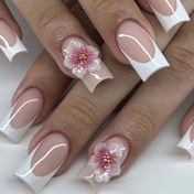 Resim 10-Lu Pres-On Tırnaklar, El Yapımı Tam Kapatma Fransız Ucu, Kare Orta Uzunluk, 3D El Boyama Çiçek Tasarımı, Mat ve Parlak Bitir, Pembe ve Beyaz, Ördek Gagalı Şekil, Güzellik ve Kişisel Bakım için Tırnak Sanatı Aksesuarları 