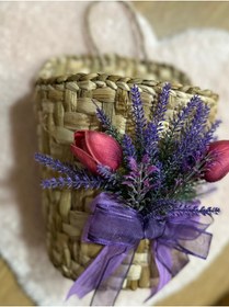 Resim Marrone Lavantali Kapı Sepeti Gazetelik Posta Kutusu 