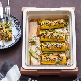 Resim Lava Döküm Gn 1/2 Gastronorm Küvet.ölçü 26X33CM. - Kırmızı 