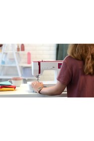 Resim bernette Bernina Sew&Go 8 Elektronik Ev Tipi Dikiş Makinesi – 197 Dikiş Programlı, LCD Ekranlı 