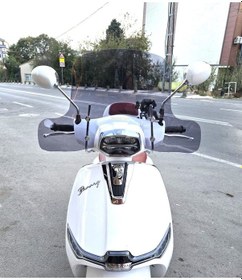 Resim Motocam Küba Bannry Ön Cam 2024-2026 Model 39cm Füme Renkli 4mm Elcikli Aparatsız 