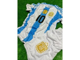 Resim 2024/2025 Lionel M.e.s.s.i Arjantin E.ur.o New Sezon Çocuk Forması 4'lü Set Şort Çorap ve Bileklik Hediyeli(Mavi Beyaz) 