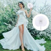 Resim 1 Paket Şık Beyaz Yuvarlak Kağıt Fanlar Plastik Sap ile - Düğün Hediyeleri, Parti Dekoru ve Hediye Çantaları için İdeal (Klasik Tarz, Noel, Sevgililer Günü, Mezuniyet, 4 Temmuz Kutlamaları için Mükemmel) 